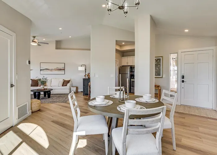 Holiday home Walkable Oasis W/ Pool Near Old Town *