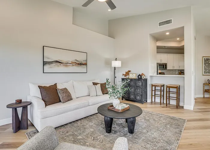 Walkable Oasis W/ Pool Near Old Town Scottsdale