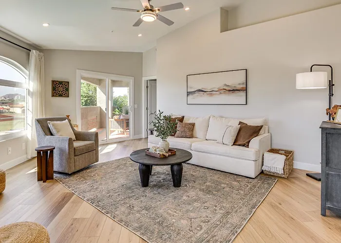 Holiday home Walkable Oasis W/ Pool Near Old Town *