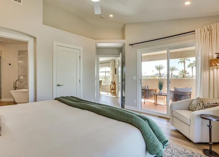 Walkable Oasis W/ Pool Near Old Town