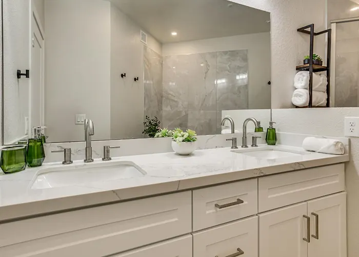 Walkable Oasis W/ Pool Near Old Town Holiday home *