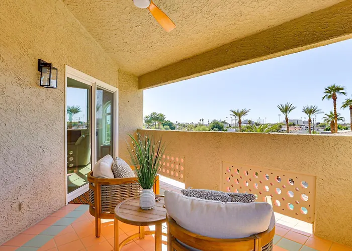 Walkable Oasis W/ Pool Near Old Town