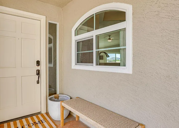 Walkable Oasis W/ Pool Near Old Town *