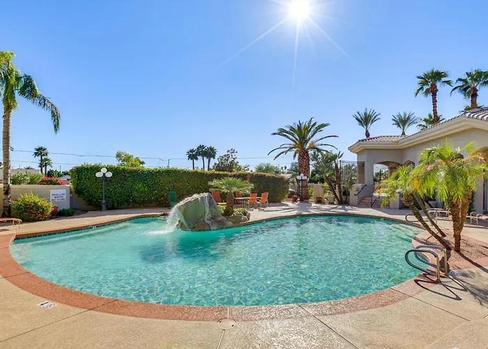 Holiday home Walkable Oasis W/ Pool Near Old Town
