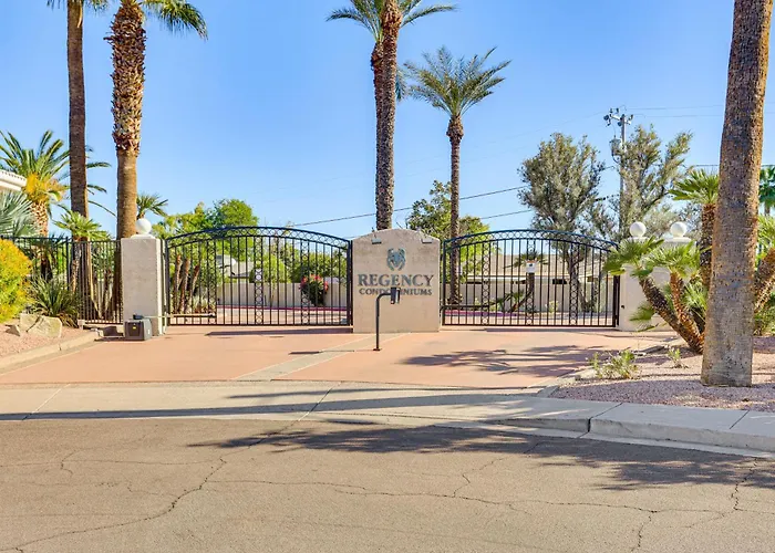Walkable Oasis W/ Pool Near Old Town *